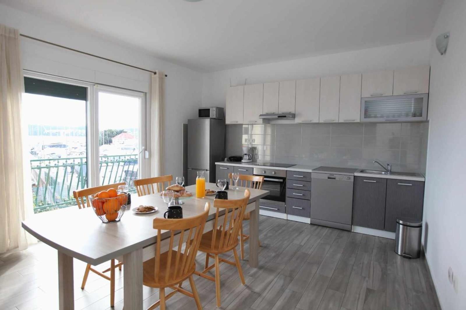 Apartmani Ivana Trogir Exterior photo