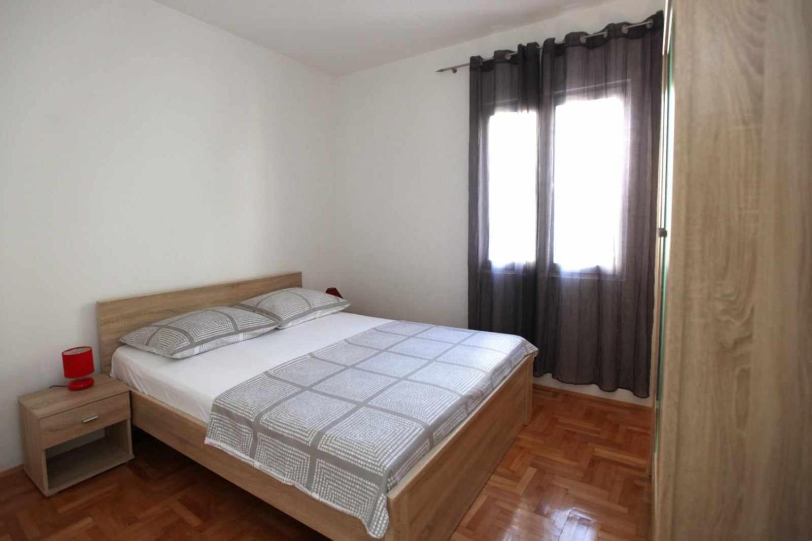 Apartmani Ivana Trogir Exterior photo